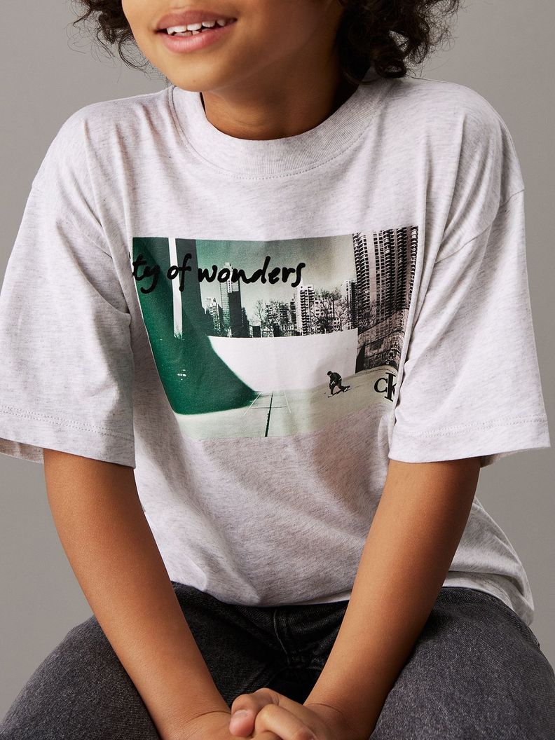 Polera Niño City Scene Relaxed Blanco Calvin Klein-3