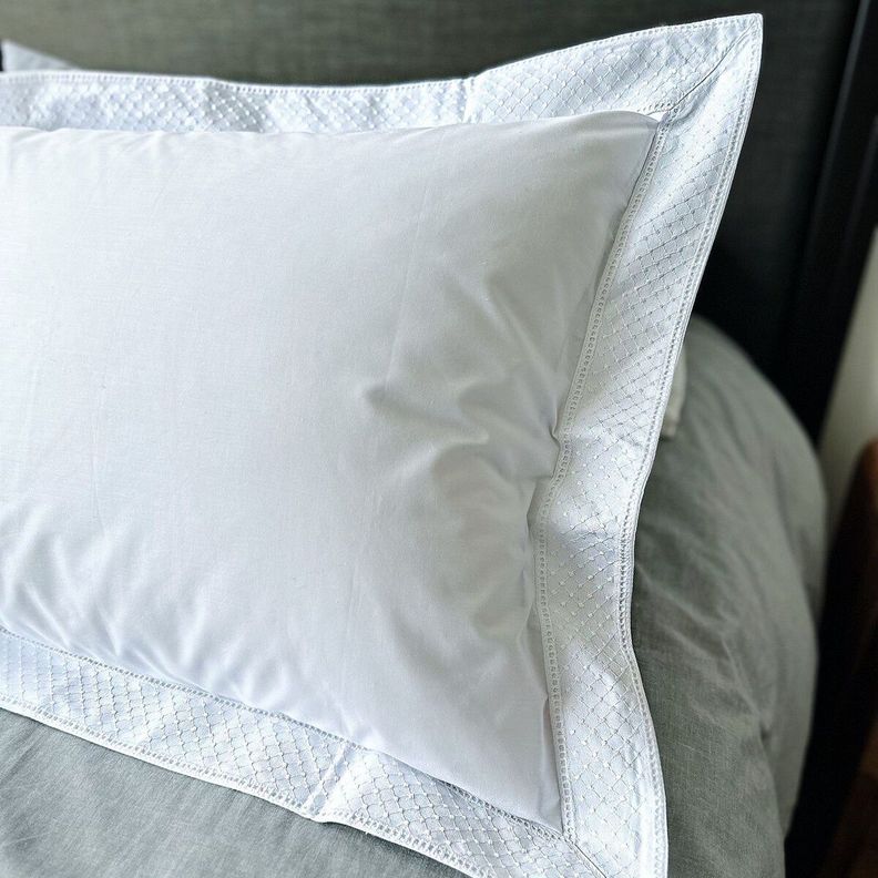 Funda de Almohada 50X70 Blanca Modelo Puntos Casa Cecilia-0
