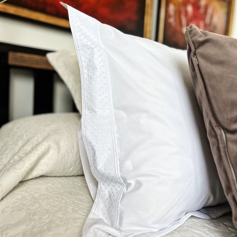 Funda de Almohada 50X70 Blanca Modelo Puntos Casa Cecilia-1