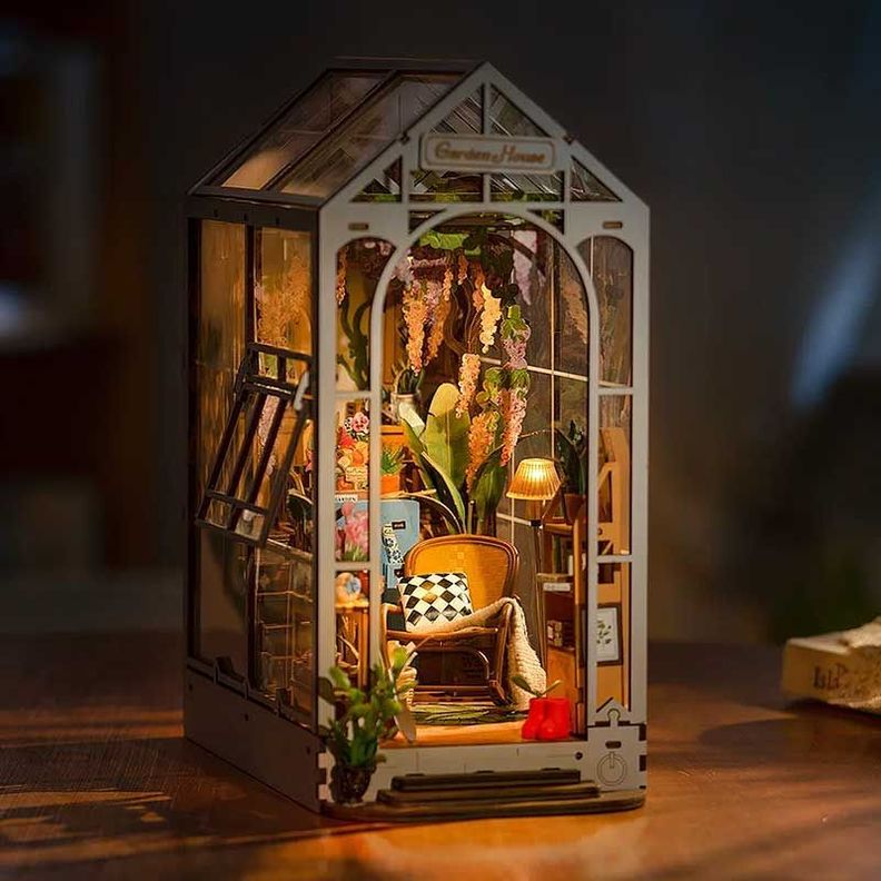 Separador de Libros Puzzle 3D de Madera Garden House - Robotime-1
