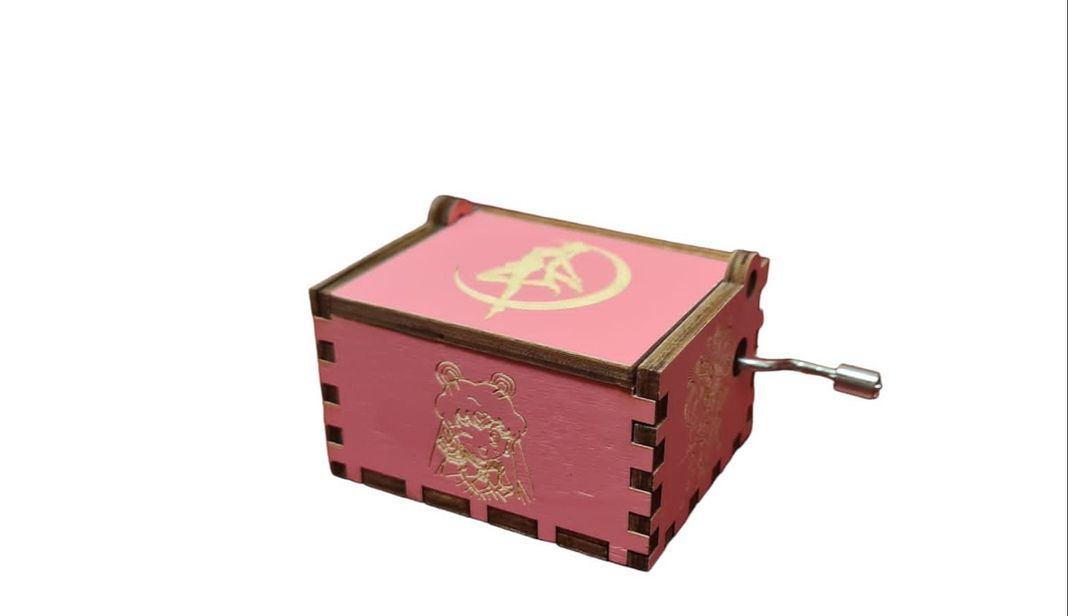 Caja Musical a Manivela “Sailor Moon” Pink-0