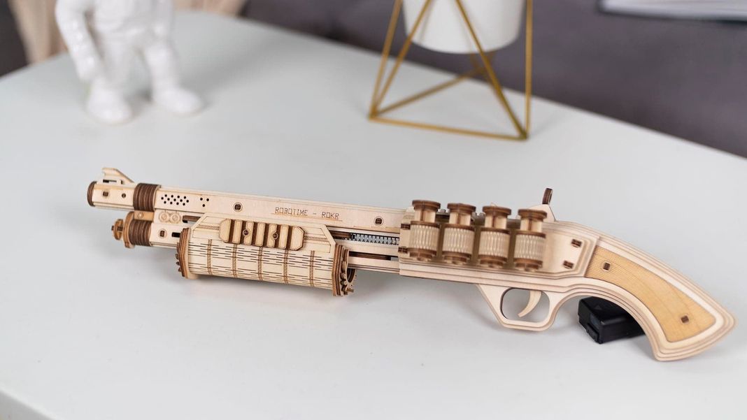Escopeta Mecánica de Madera ROKR Terminator M870 - Puzzle 3D-5