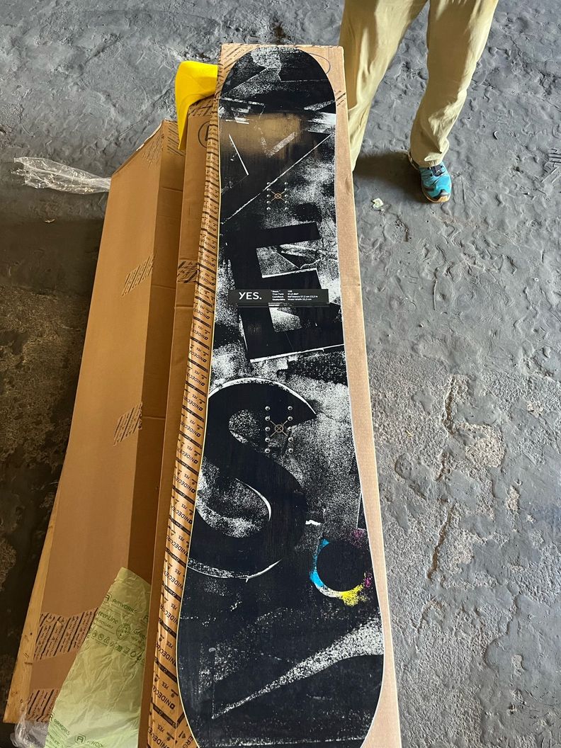 Tabla 10 - Snowboard YES Basic 2023 158-4