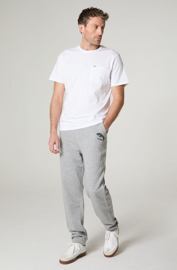Polera Hombre Cuello Redondo Con Bolsillo Regular Fit 100% Cot... a $8.491