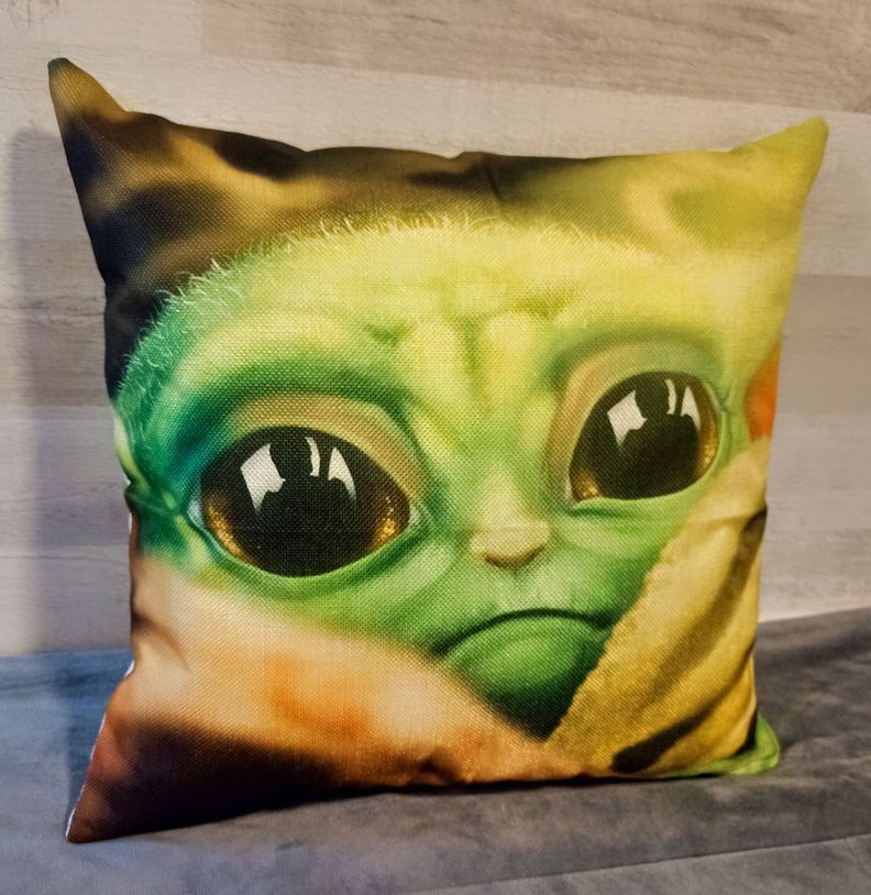 Cojín Felpa 45x45 cm De Bebe Yoda Tierno Extra Suave -1