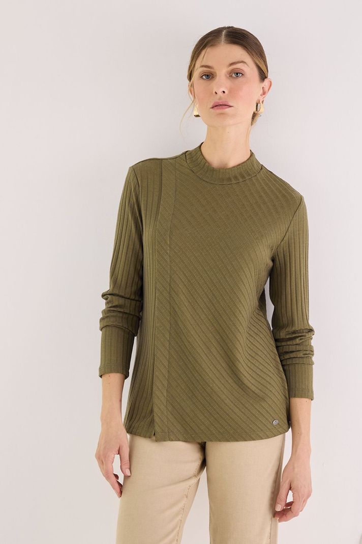 Polera Cuello Alto verde musgo 14202125005107-0