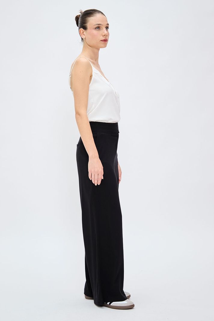 Pantalon Liso Negro iO 11020224023102-3