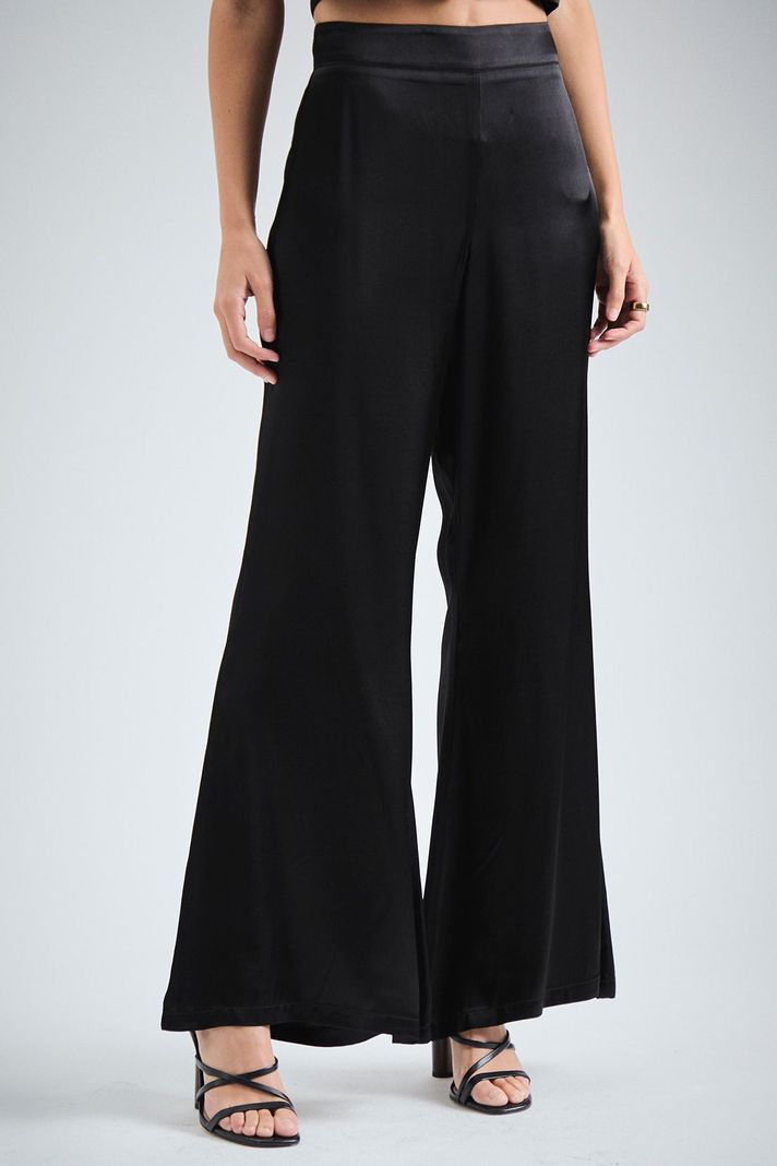 Pantalon Liso Negro iO 11020224065102-1