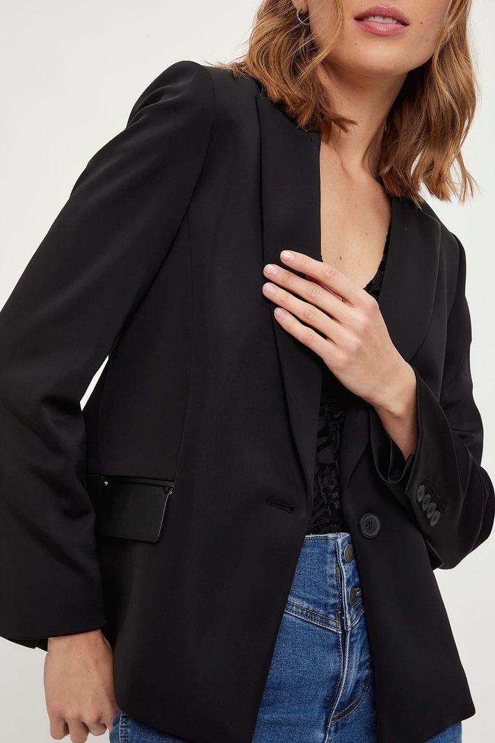 Blazer Liso Negro iO 16020224005102-1