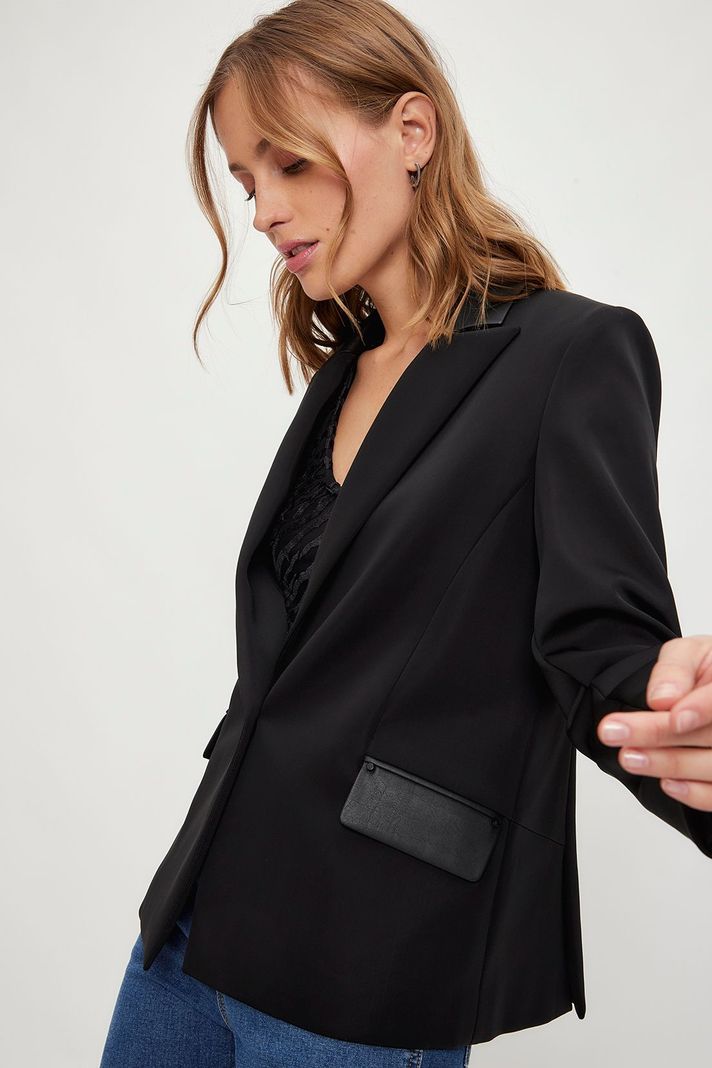 Blazer Liso Negro iO 16020224005102-3