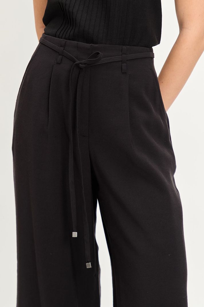 Pantalon Liso Negro iO 11020224017102-1