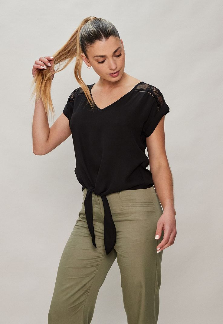 Blusa Con Encaje Negro Ash 14007124002102-2
