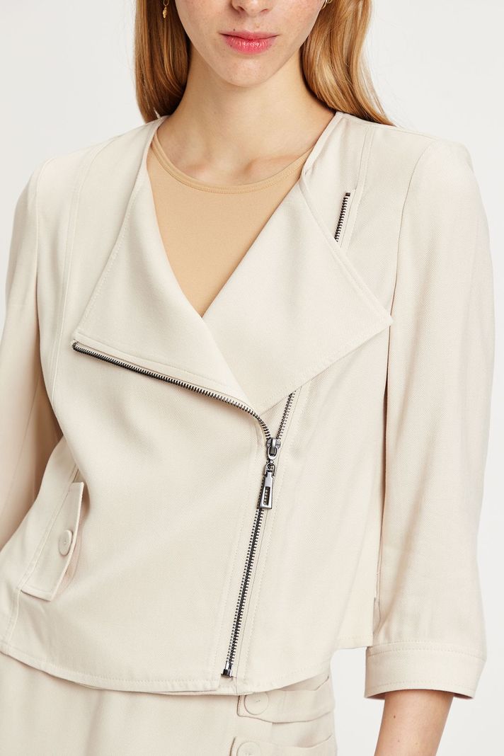 Casaca Lisa Beige iO 17520224007106-1