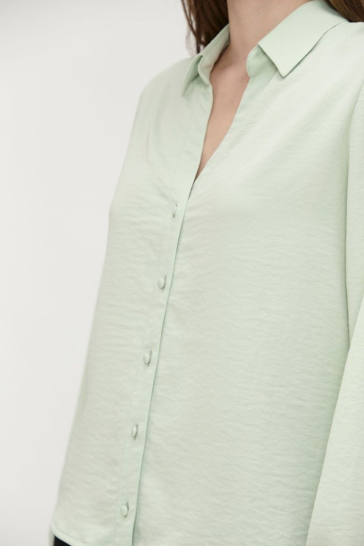 Blusa Camisera Cuello Abierto Verde Ash 14007224055217-1