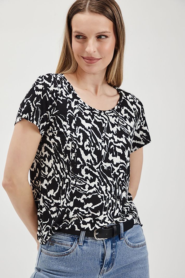 Polera Estampada Negro Ash 14307224052102-0