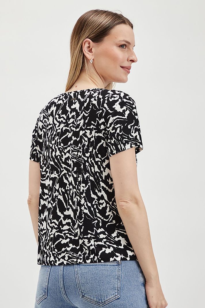 Polera Estampada Negro Ash 14307224052102-4