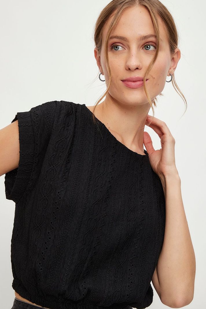 Polera Lisa Negro iO 14220224060102-1