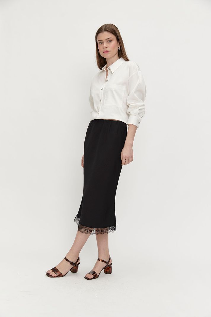 Falda Lisa Encaje Negro Ash 12307224050102-2