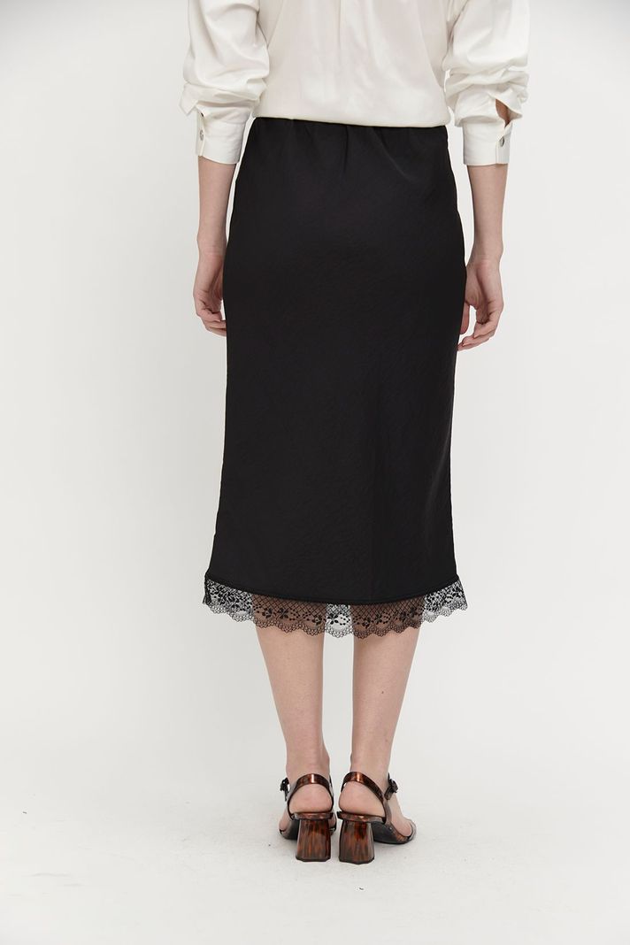 Falda Lisa Encaje Negro Ash 12307224050102-3