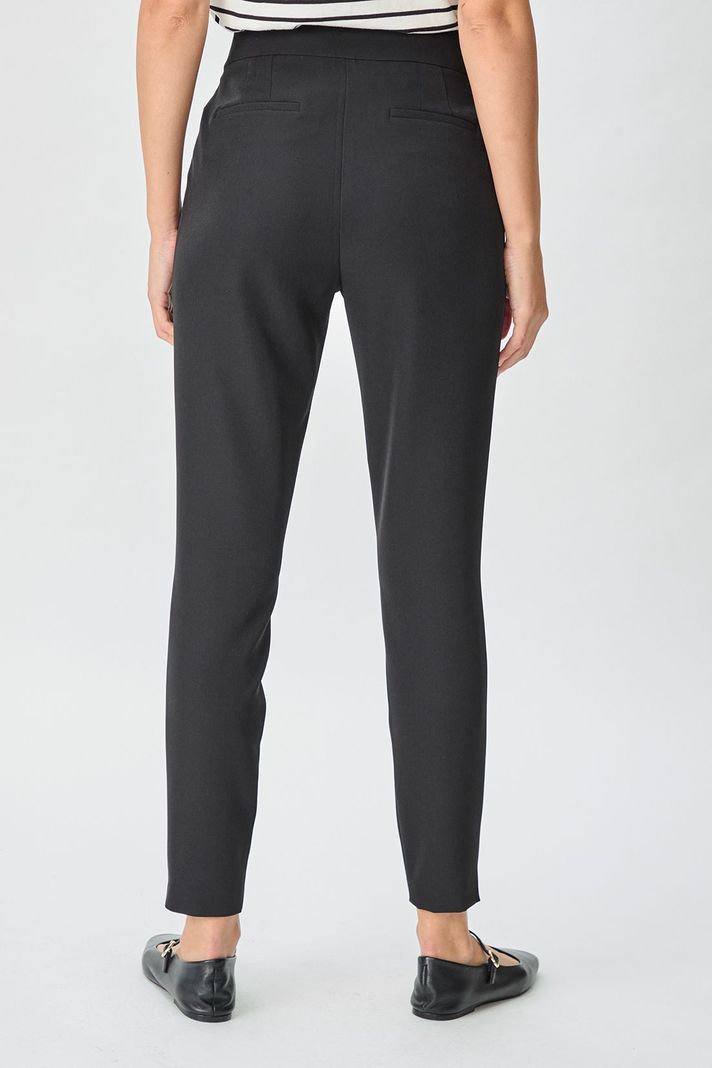 Pantalon Liso Negro iO 11020125005102-4