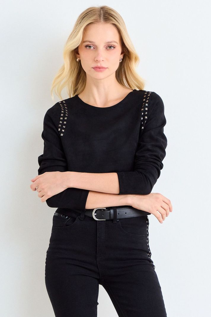 Polera Suede Manga Larga Negro Ash 14207126081102... a $19.990
