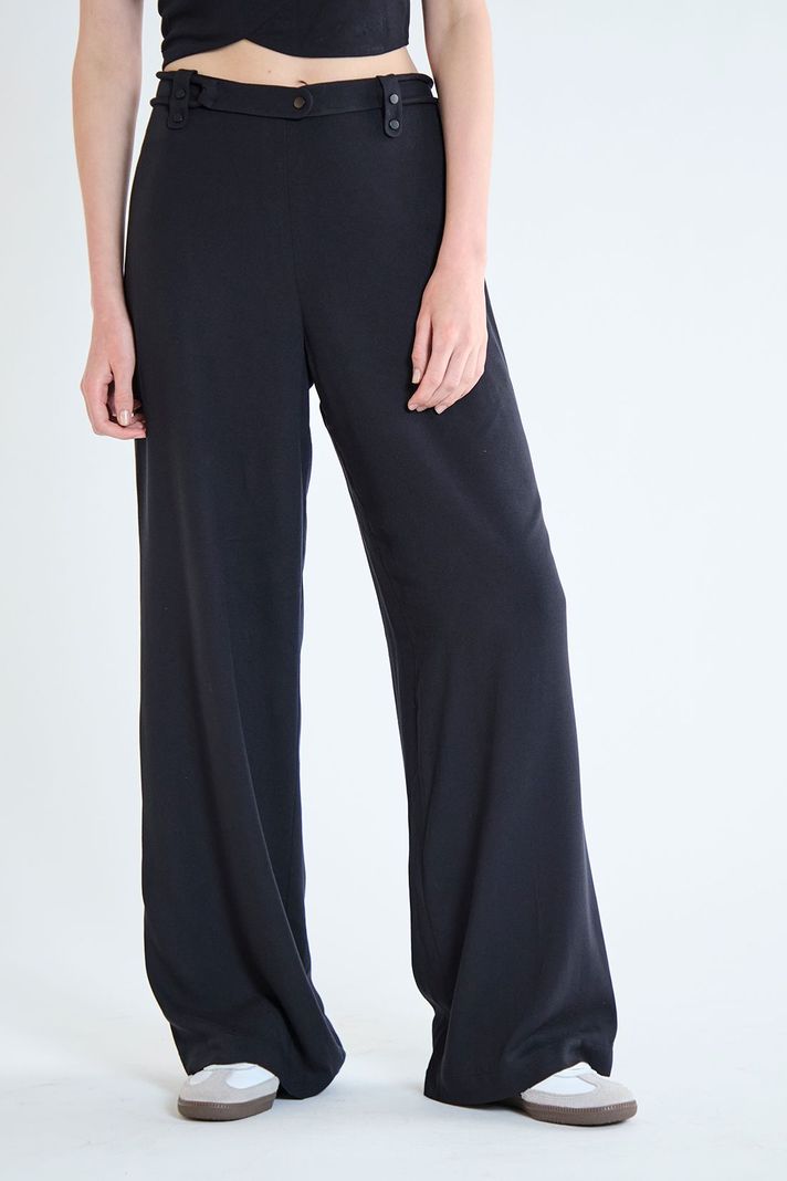 Pantalon Liso Negro iO 11020125004102-1