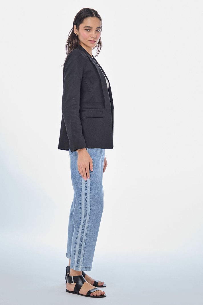 Blazer Liso Negro iO 16020224058102-2