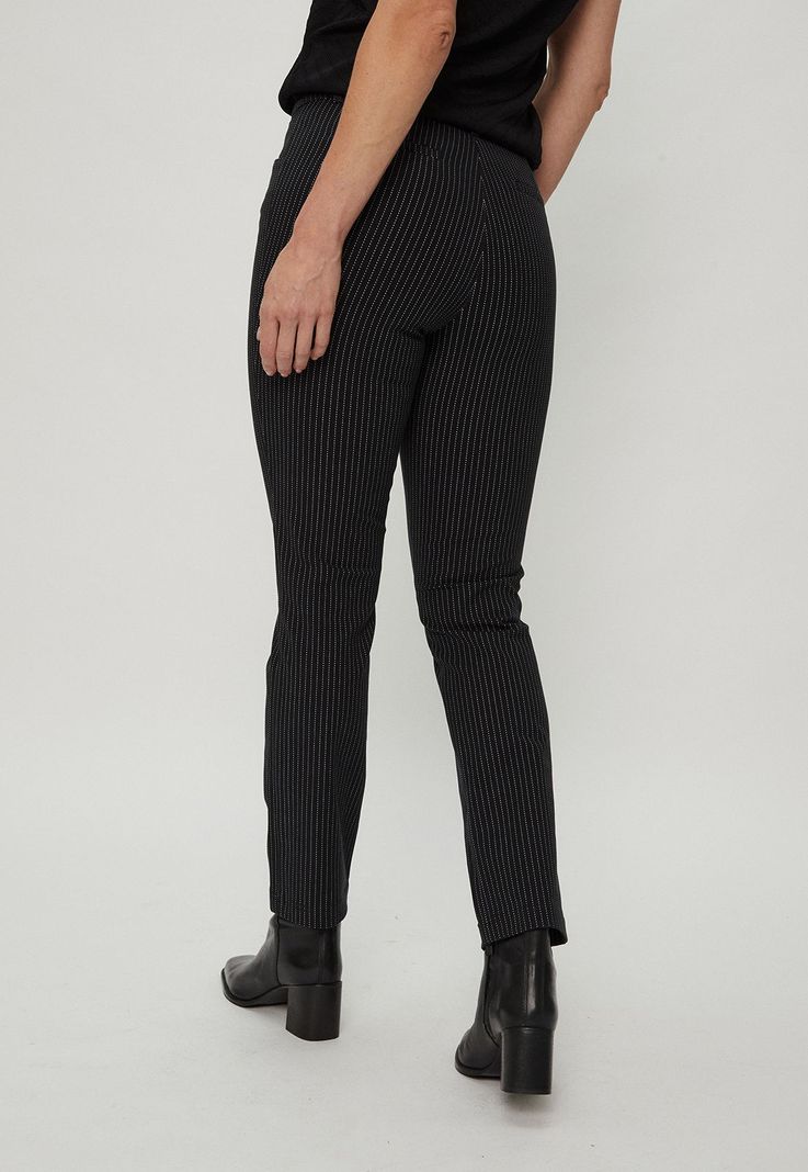Pantalon Estampado Lineas Negro Ma Griffe 11102124004102-5