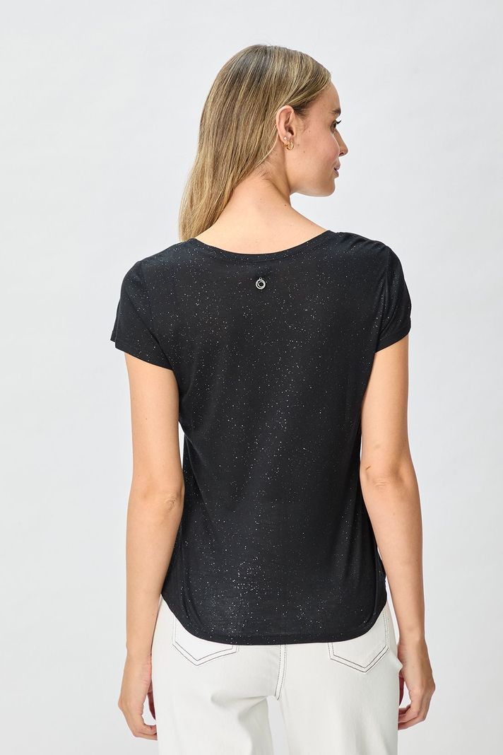 Polera Estampada Negro iO 14620125002102-4