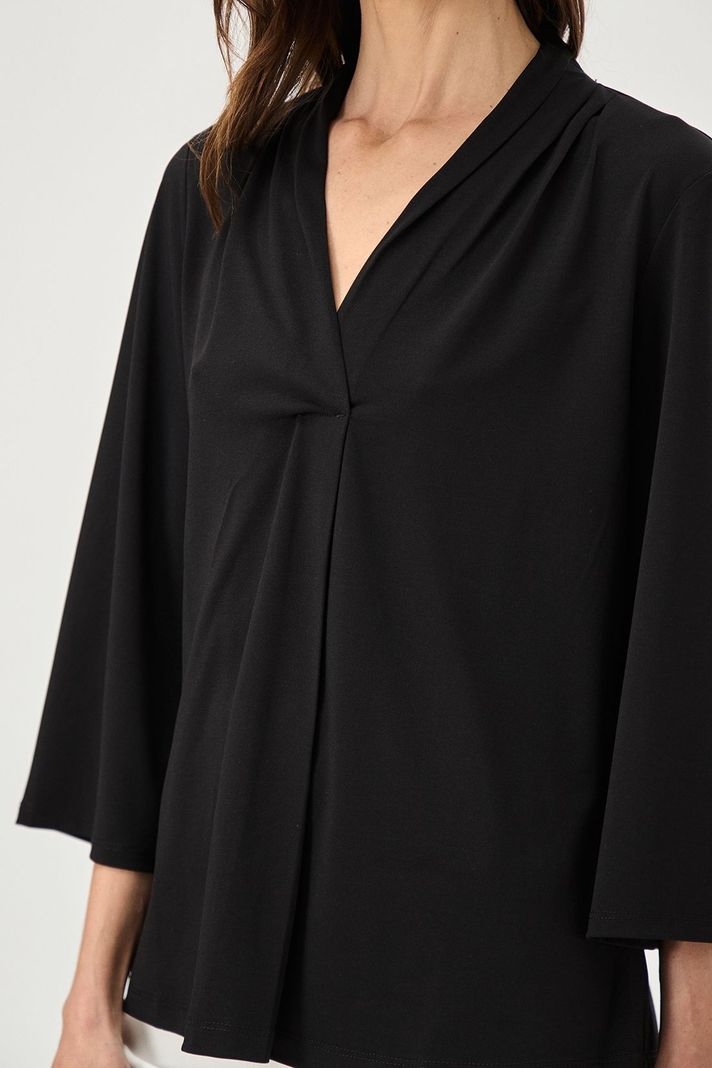 Polera Con Plizado Negro Ma Griffe 14202224056102-1