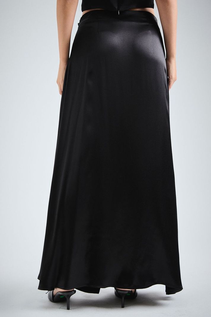 Falda Lisa Larga Negro iO 12320224050102-4
