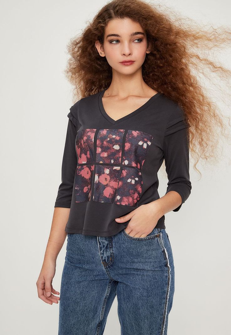 Polera Estampada Gris iO 14620124051163-0