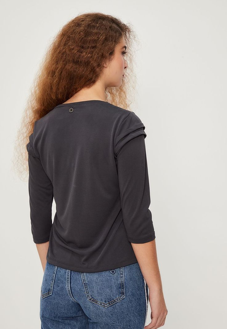 Polera Estampada Gris iO 14620124051163-3