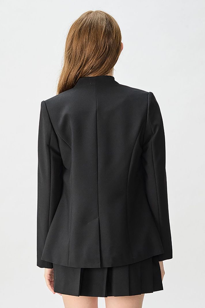 Blazer Liso Negro iO 16020125056102-3