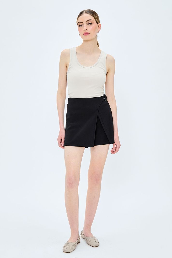 Short Liso Negro iO 11220224057102-0