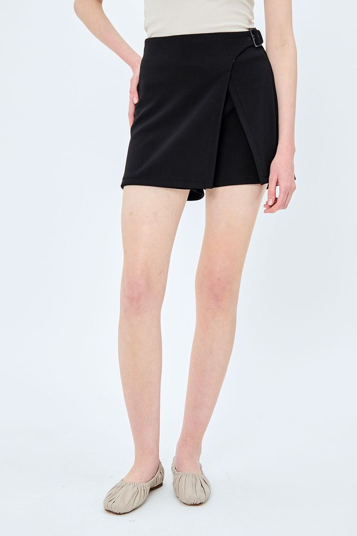 Short Liso Negro iO 11220224057102-1