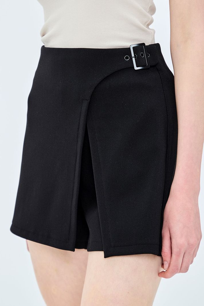 Short Liso Negro iO 11220224057102-2
