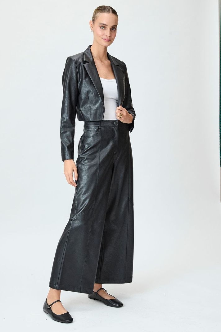 Blazer Liso Negro iO 16020125009102-1
