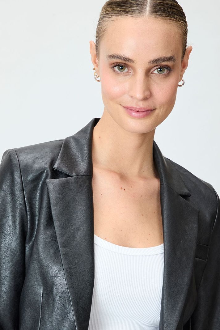 Blazer Liso Negro iO 16020125009102-2
