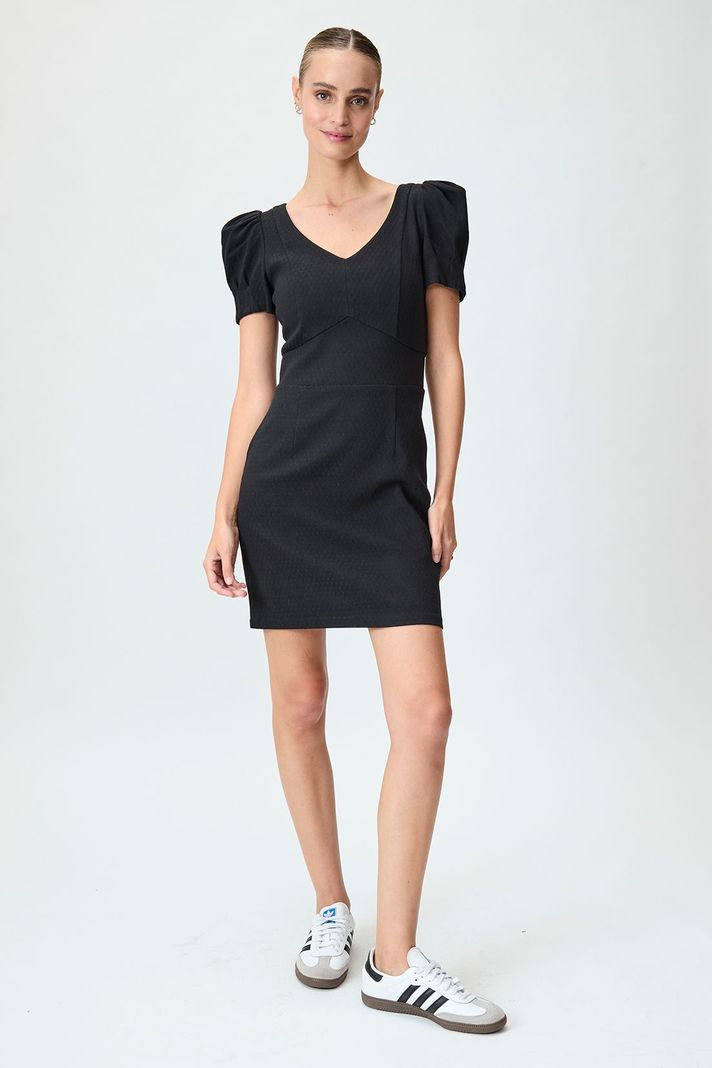 Vestido Liso Negro iO 13020125003102-0