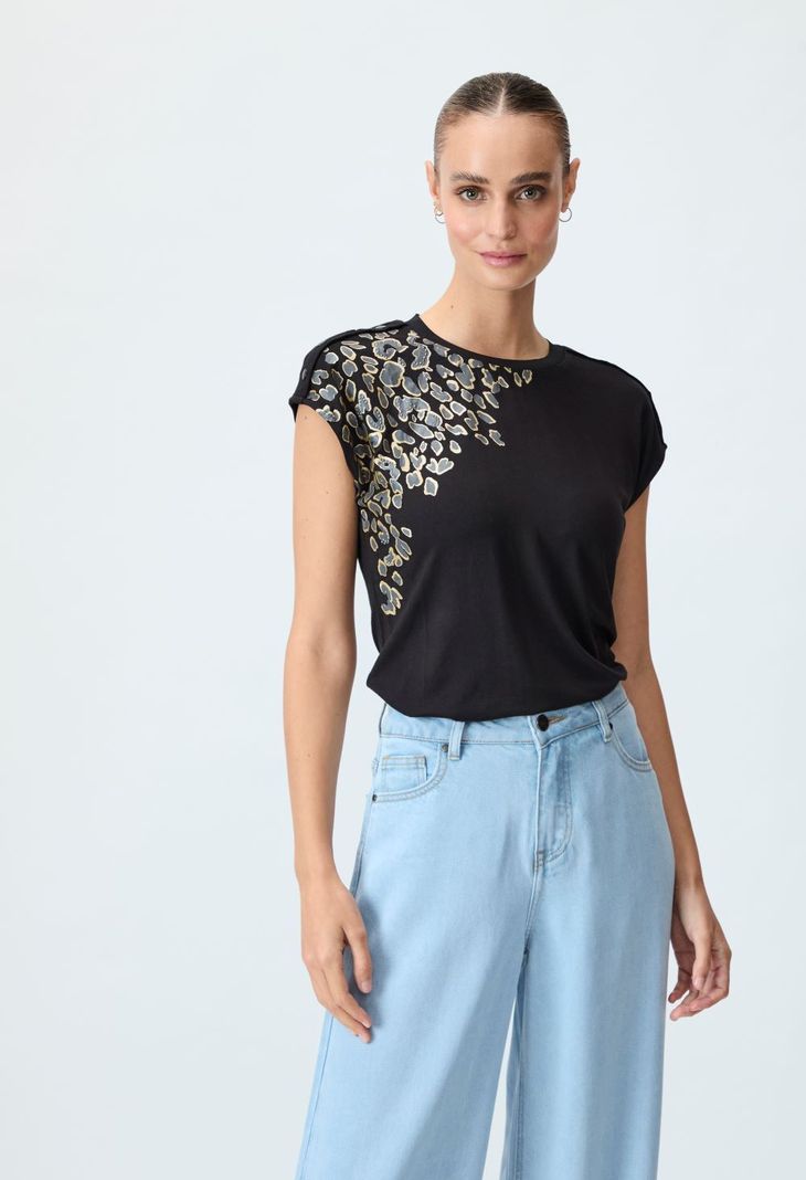 Polera Estampada Negro iO 14620125001102-0