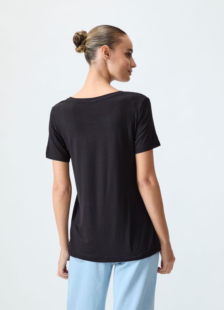 Polera Estampada Negro iO 14620125001102-4