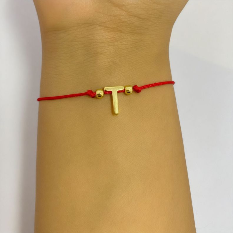 Pulsera Letra T Cordón Rojo Enchapado Oro 18K-2