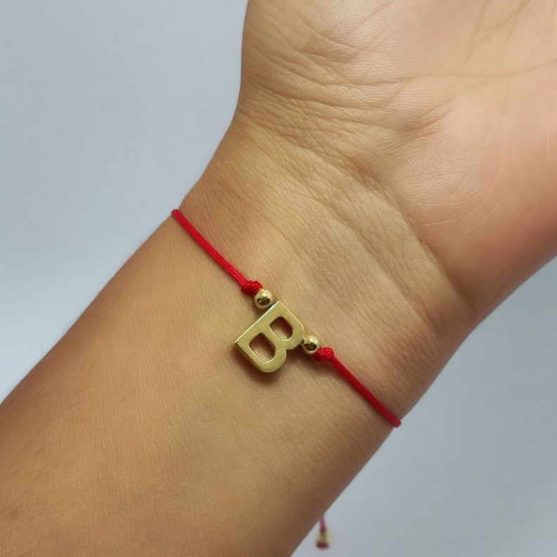 Pulsera Letra B Cordón Rojo Enchapado Oro 18K-1