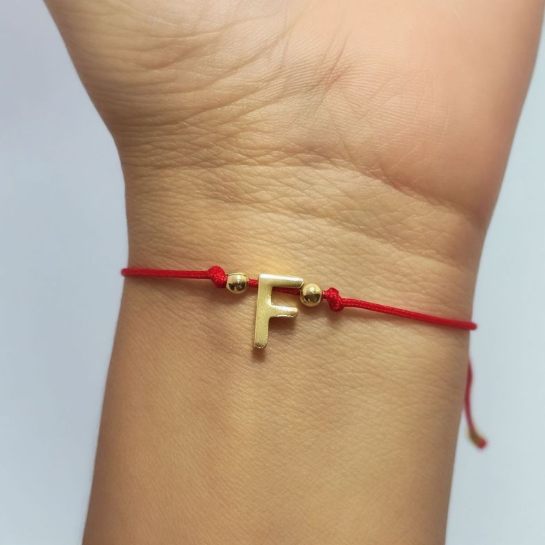 Pulsera Letra F Cordón Rojo Enchapado Oro 18K-1