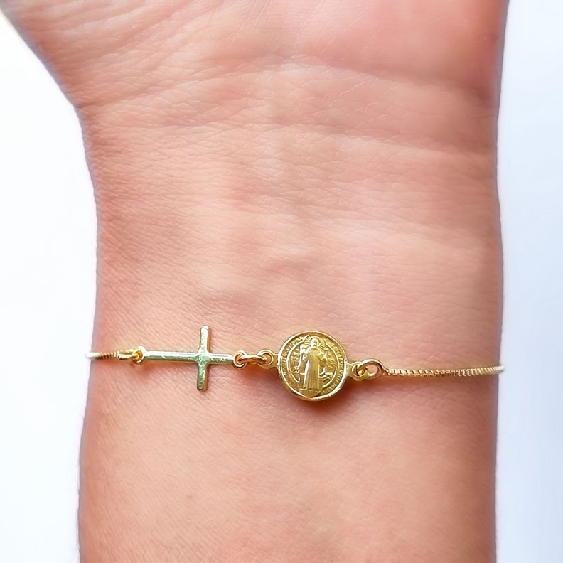 Pulsera Medalla San Benito Cruz Niña Enchapada Oro 18K-2
