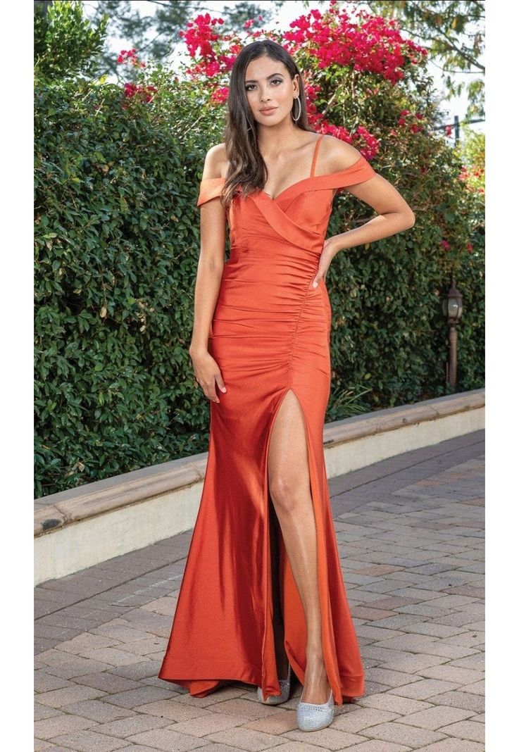 VESTIDO DE FIESTA LARGO CON HOMBROS CAÍDOS L4278 ROJO