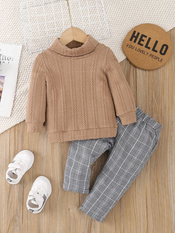 Conjunto de Sudadera y Pantalón con Cuello Cisne-1