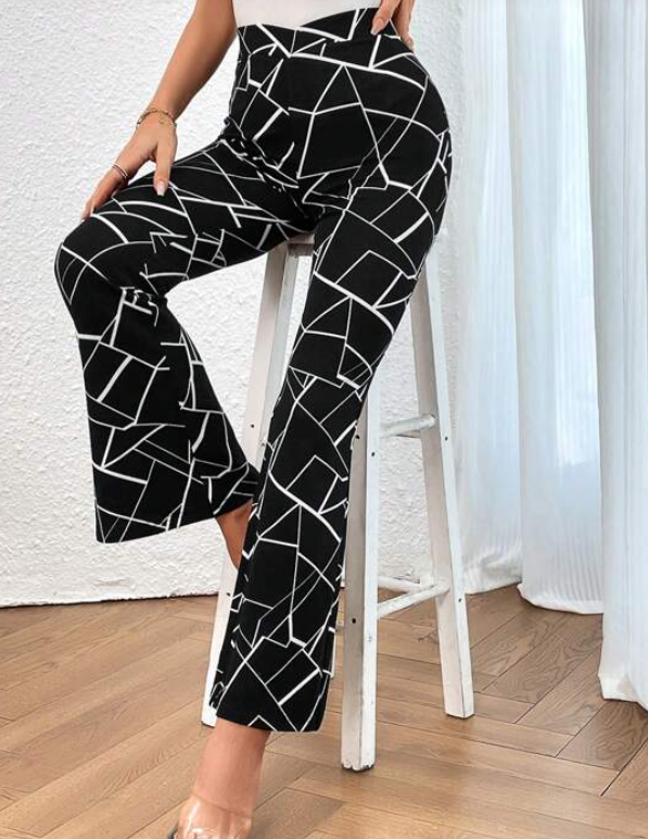 Pantalón Negro con Estampado Geométrico-1