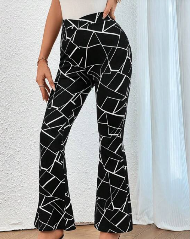 Pantalón Negro con Estampado Geométrico-6